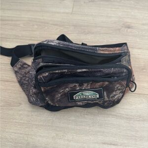 Fieldline Fanny Pack /Belt Bag~ Adjustable Strap Realtree Hardwoods Camouflage.